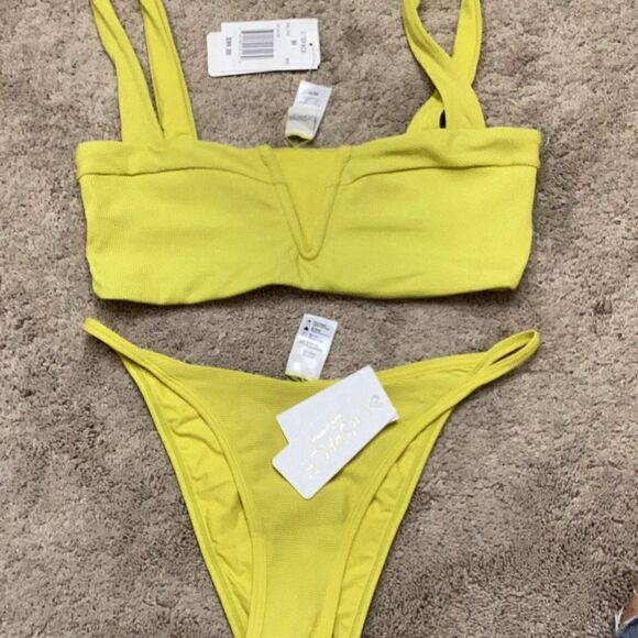 New. L*SPACE apple green ribbed bikini set. Medium. Retails $178 - Picture 13 of 13